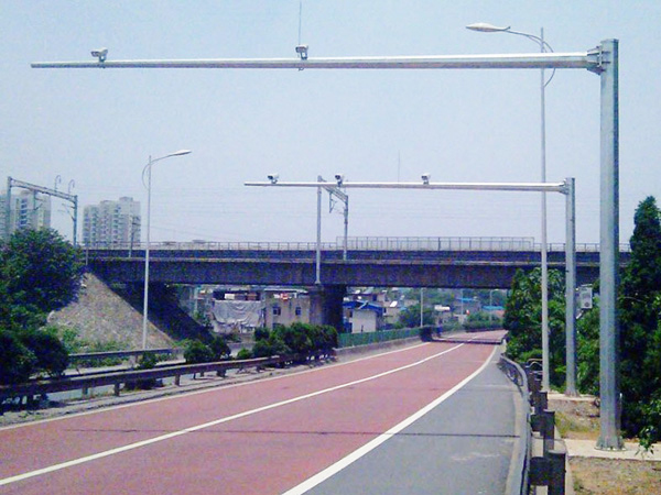 道路監(jiān)控桿 DLJKG-018